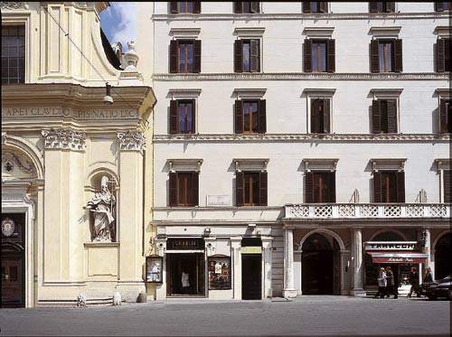 Scorcio di Palazzo Marini e di San Claudio